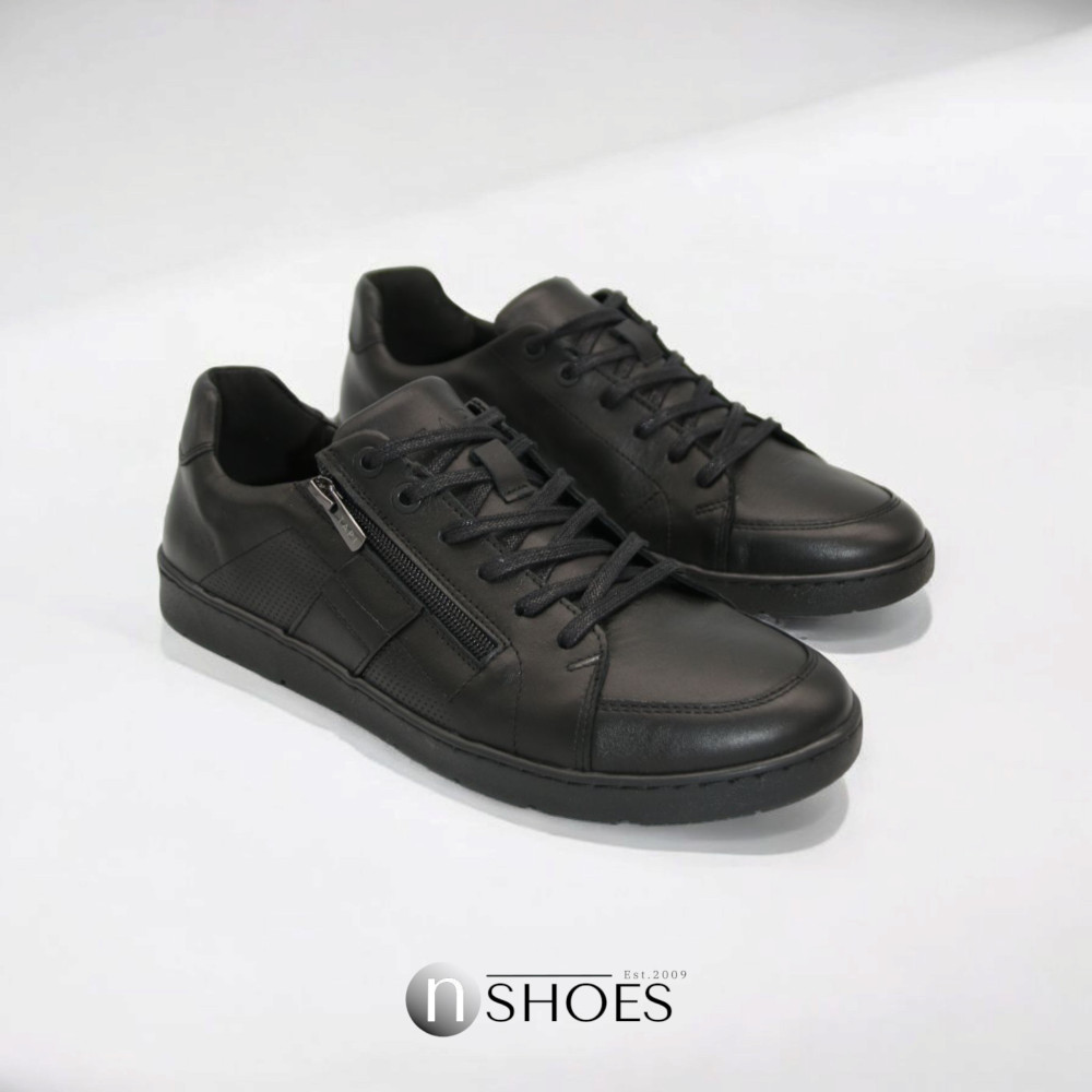 Мужские черные кожаные кроссовки Tapi (Польша) модель 5908