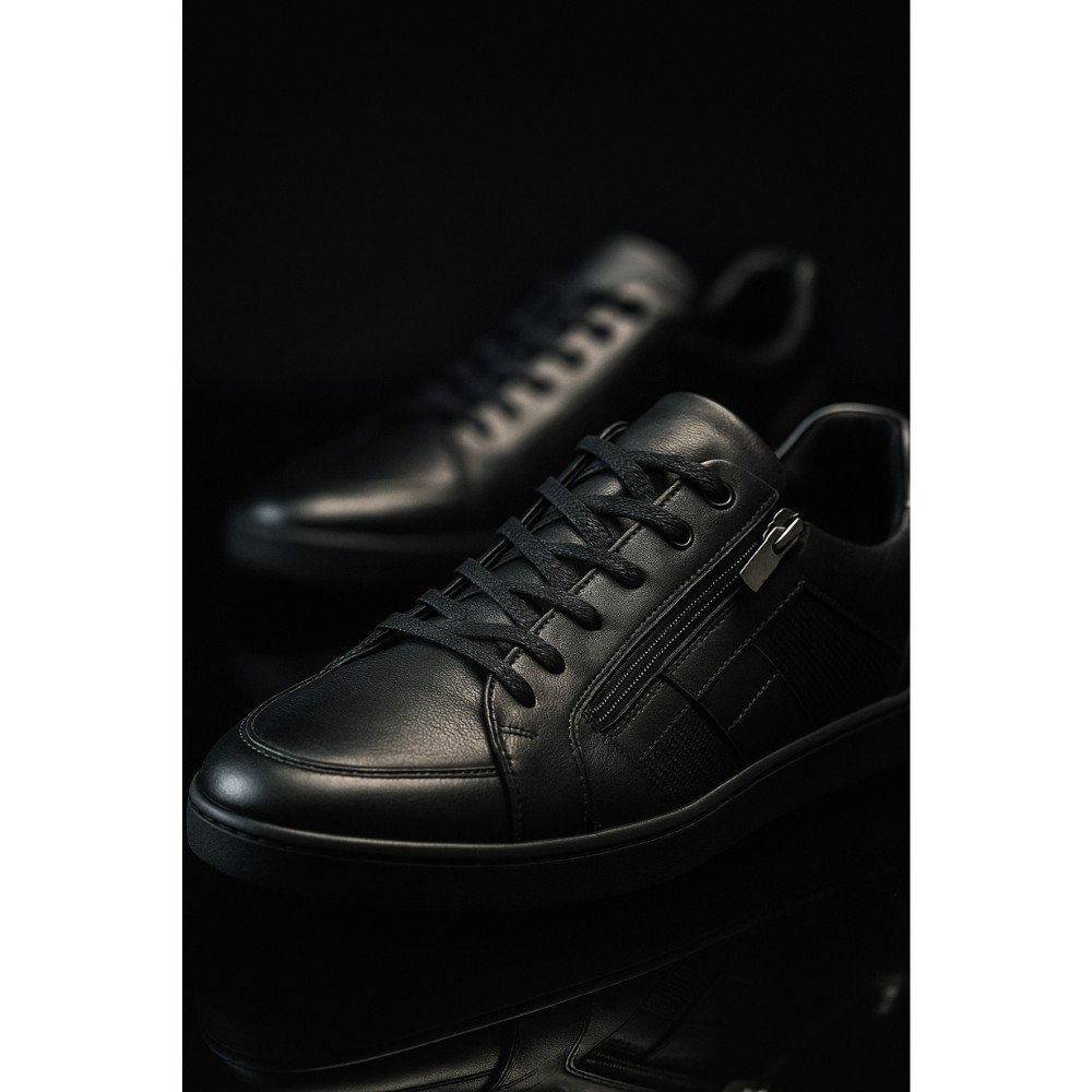 Мужские черные кожаные кроссовки Tapi (Польша) модель 5908