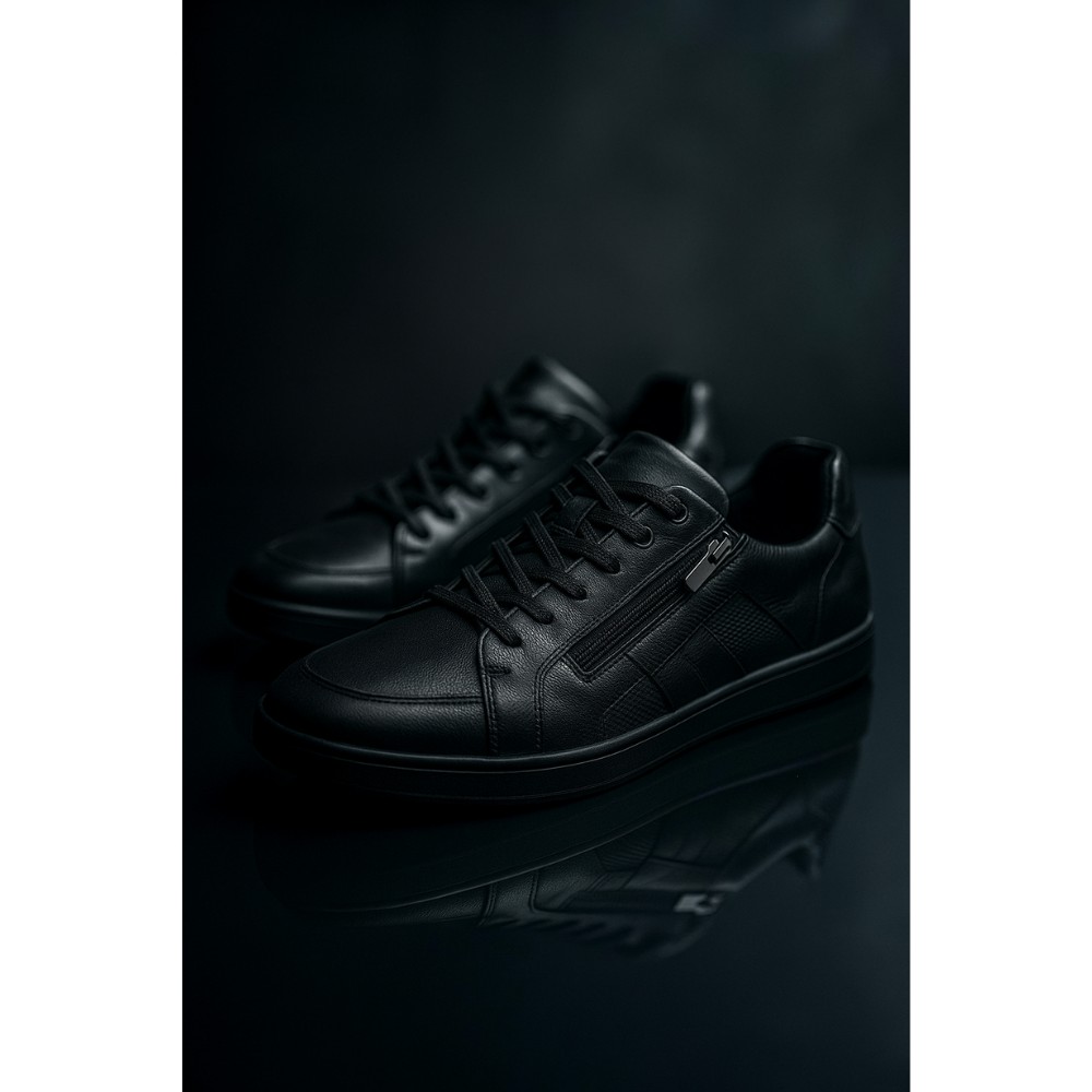 Мужские черные кожаные кроссовки Tapi (Польша) модель 5908