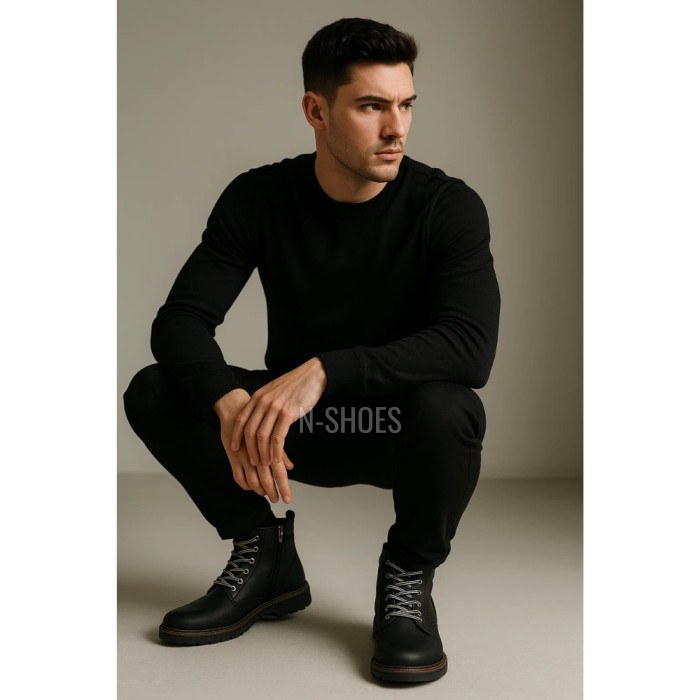 Alex Bens T2B-6072 black winter boots leather and wool in Dr. Martens style