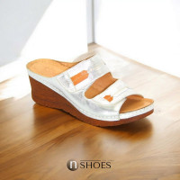 Женские серебристые босоножки на танкетке Pollonus Польша 6-0979-009 4125 на липучках из натуральной кожи от польской фабрики