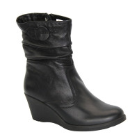 Women's black winter boots Axel 4247 czarny 4613 from Polish factory in leather and wool from size 38 and 39 with discount.