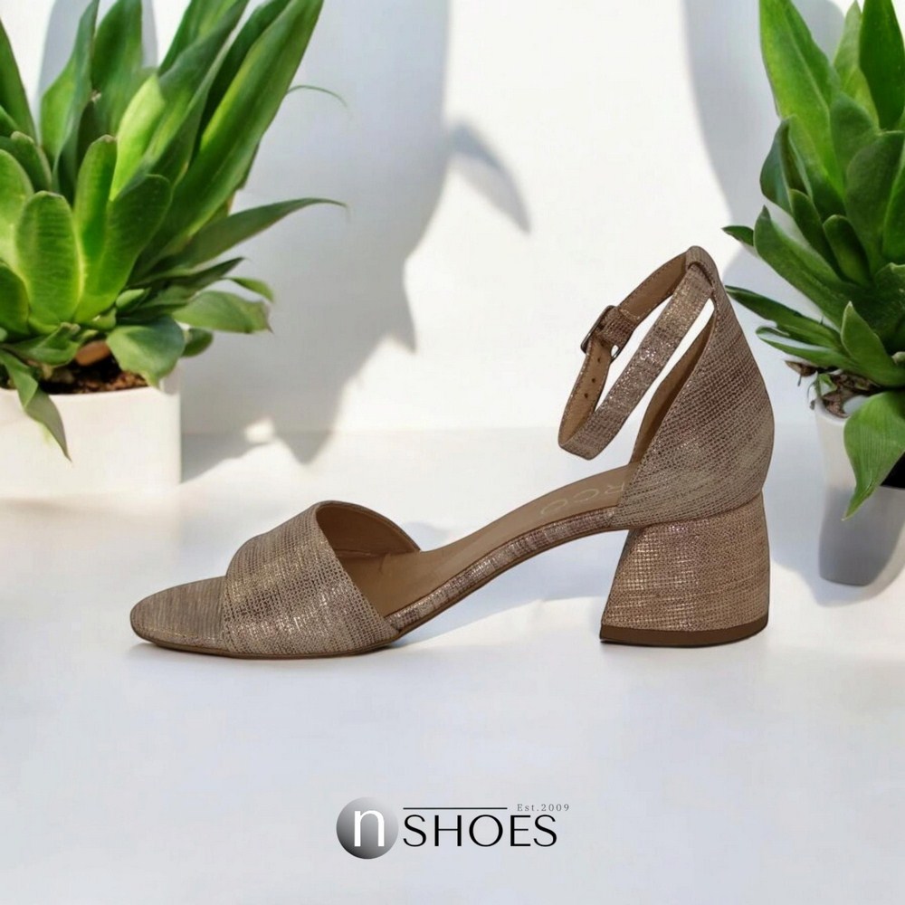 Жіночі бежеві босоніжки Marco на підборах із натуральної шкіри модель 4728