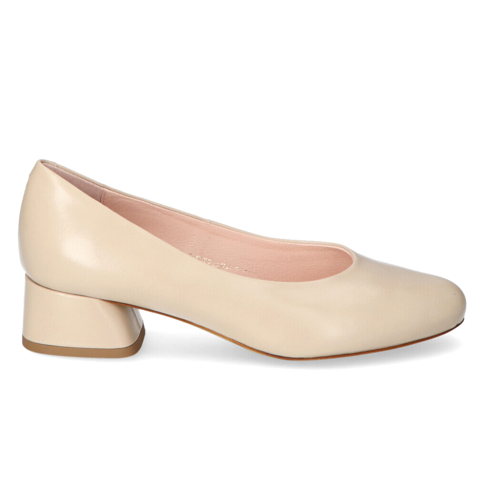 Women's beige low-heeled shoes Visconi (Poland) model 4757