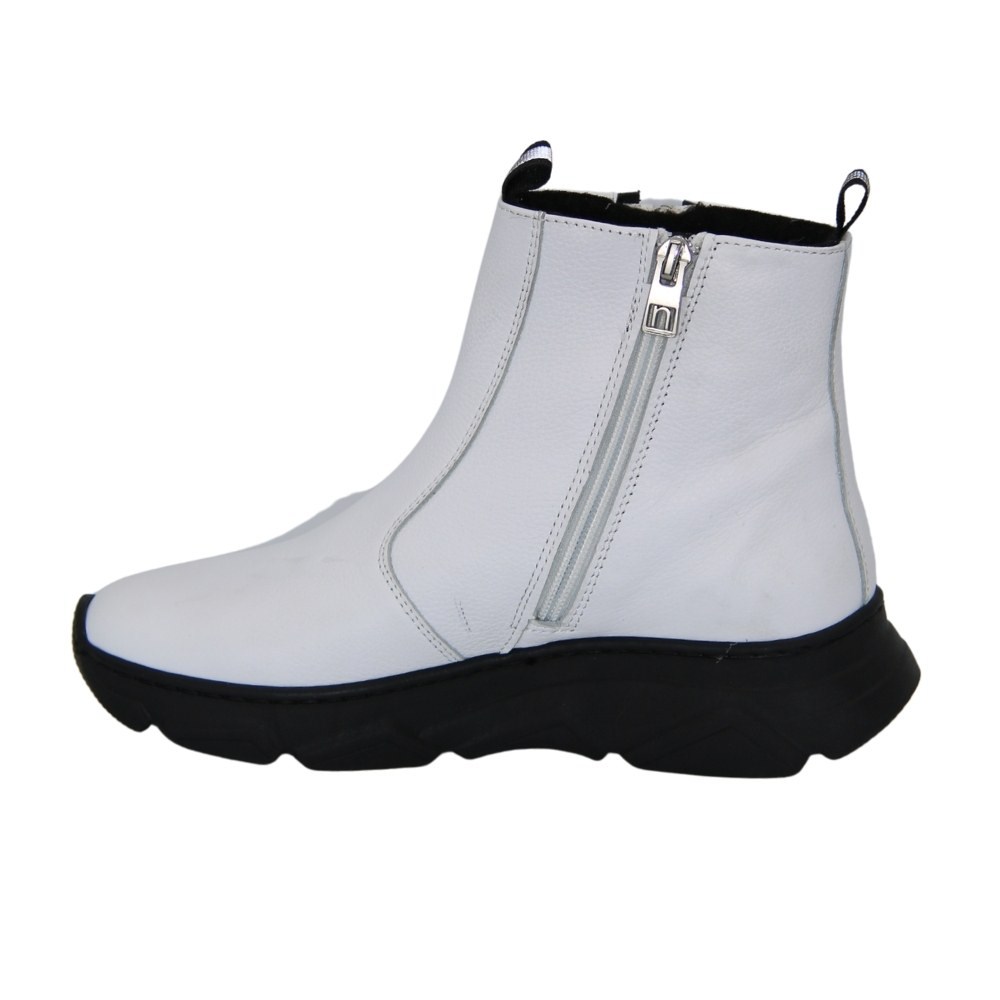 Женские белые демисезонные ботинки NESSI 20769 4852