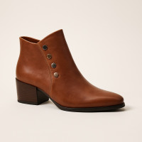 Women's classic brown demi-season boots with heels Best But 1235 4874 made of genuine leather with a discount from a Polish factory