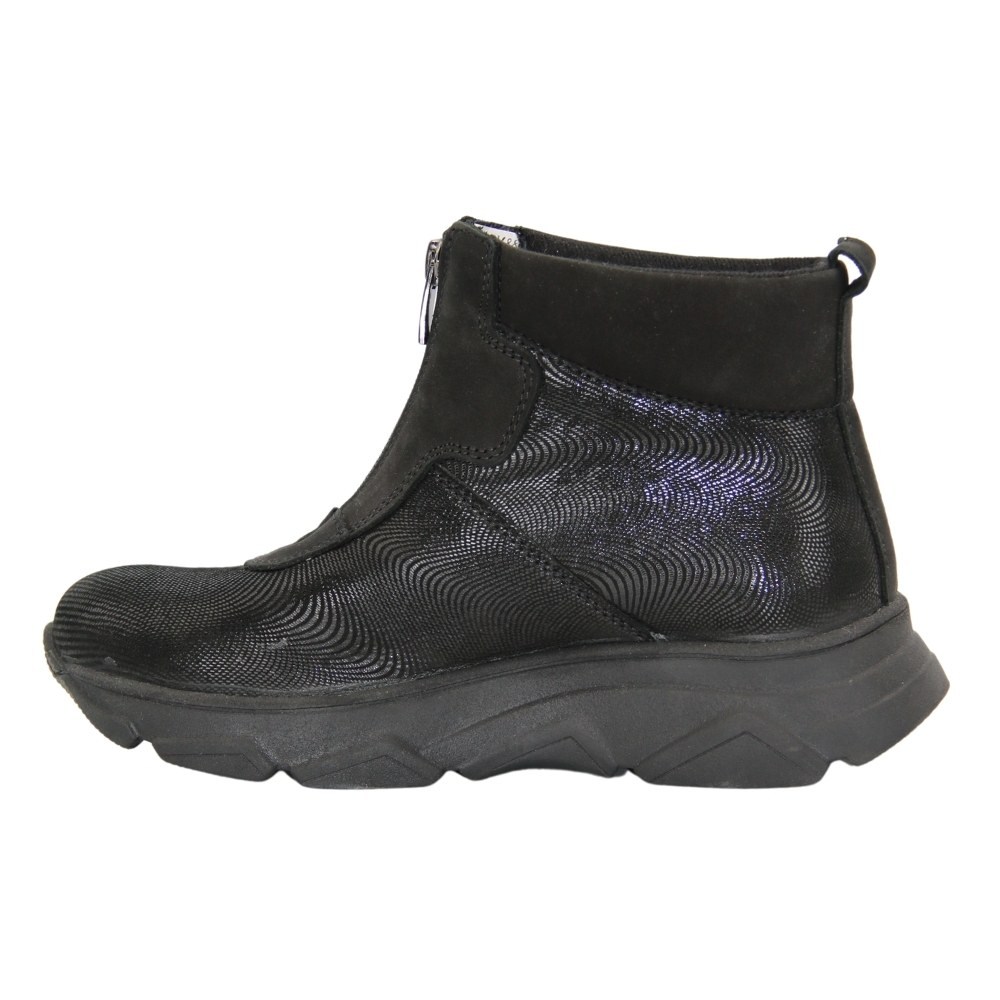 Жіночі чорні черевики на платформі LESTA (Польща) модель 4888