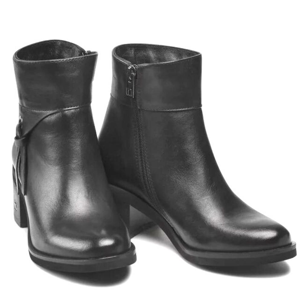 Класичні жіночі демісезонні черевики Nessi (Польща) модель 5114