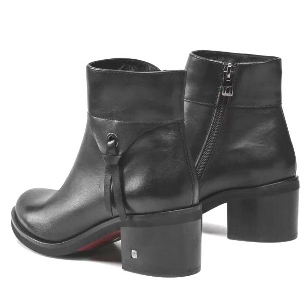 Класичні жіночі демісезонні черевики Nessi (Польща) модель 5114