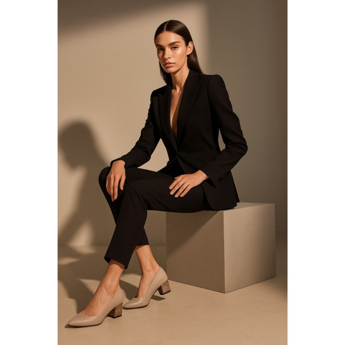 Women's beige shoes Kaniowski (Poland) model 5122