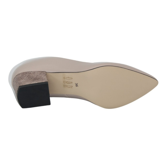 Women's beige shoes Kaniowski (Poland) model 5122