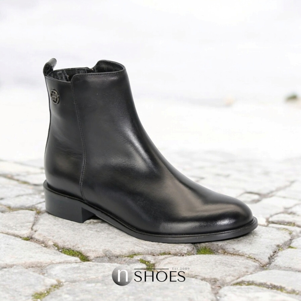 Жіночі чорні черевики Solo Femme KARITA 33945-04-c57-000-52 модель 5143