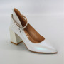Жіночі білі туфлі-човники з ремінцем Bellum (Польща) модель 5197