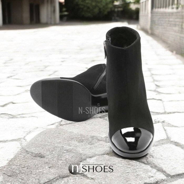 Classic Black Boots Marko 0733B-041-021-4 in Genuine Leather