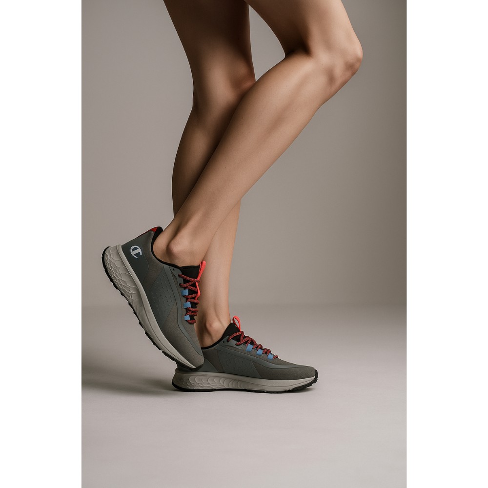 Жіночі сірі кросівки Champion Street trek S11508-CHA-ES007