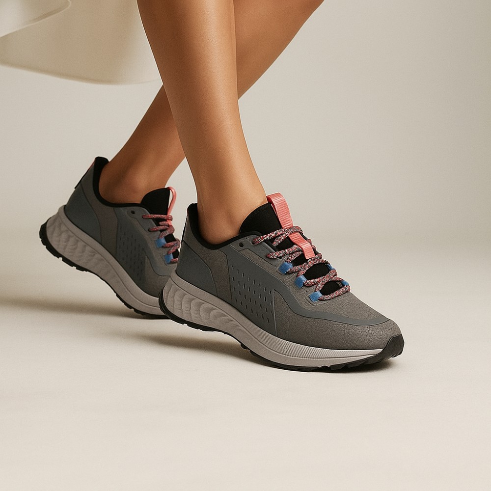 Жіночі сірі кросівки Champion Street trek S11508-CHA-ES007