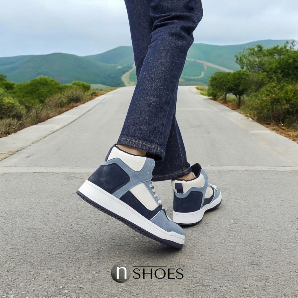 Trendy women’s CROSBY 438267-01-03W boots perfect with jeans