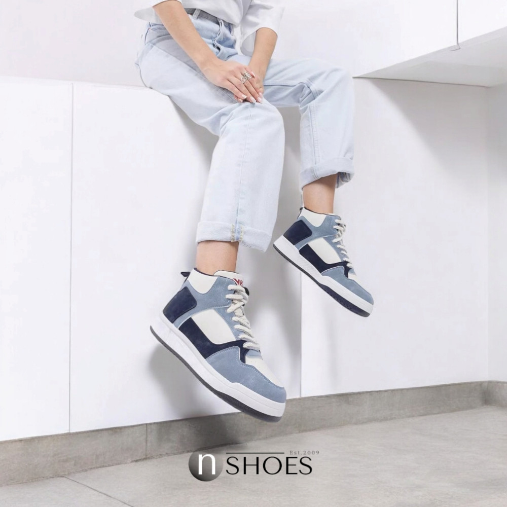 Trendy women’s CROSBY 438267-01-03W boots perfect with jeans