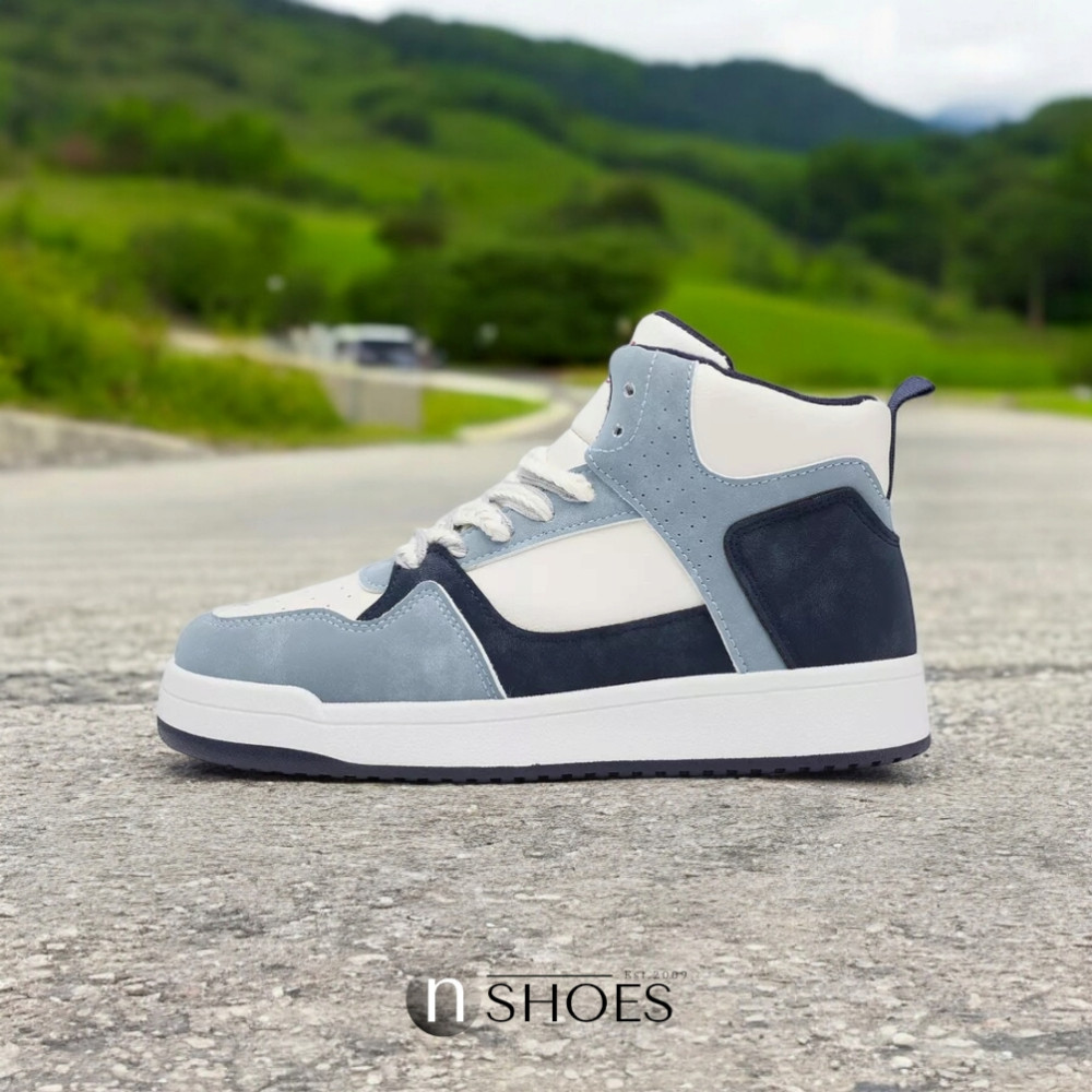 Trendy women’s CROSBY 438267-01-03W boots perfect with jeans