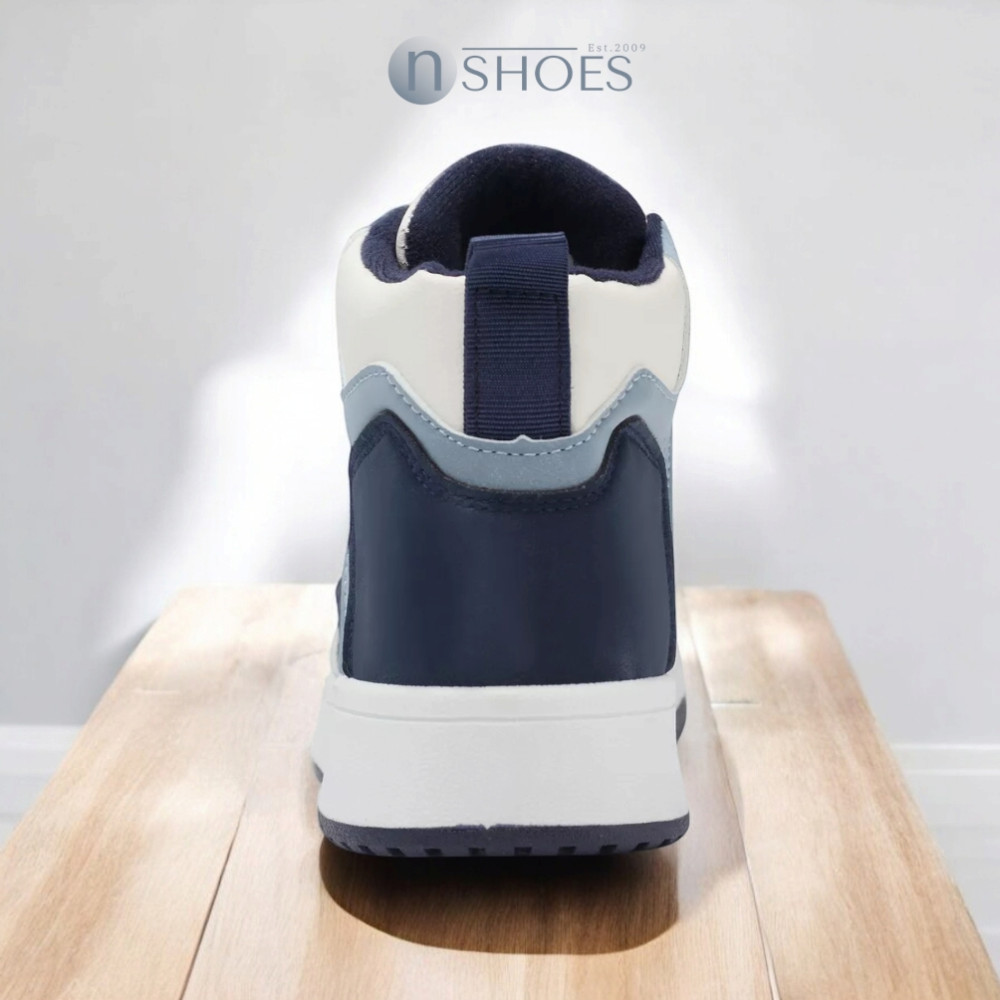 Trendy women’s CROSBY 438267-01-03W boots perfect with jeans