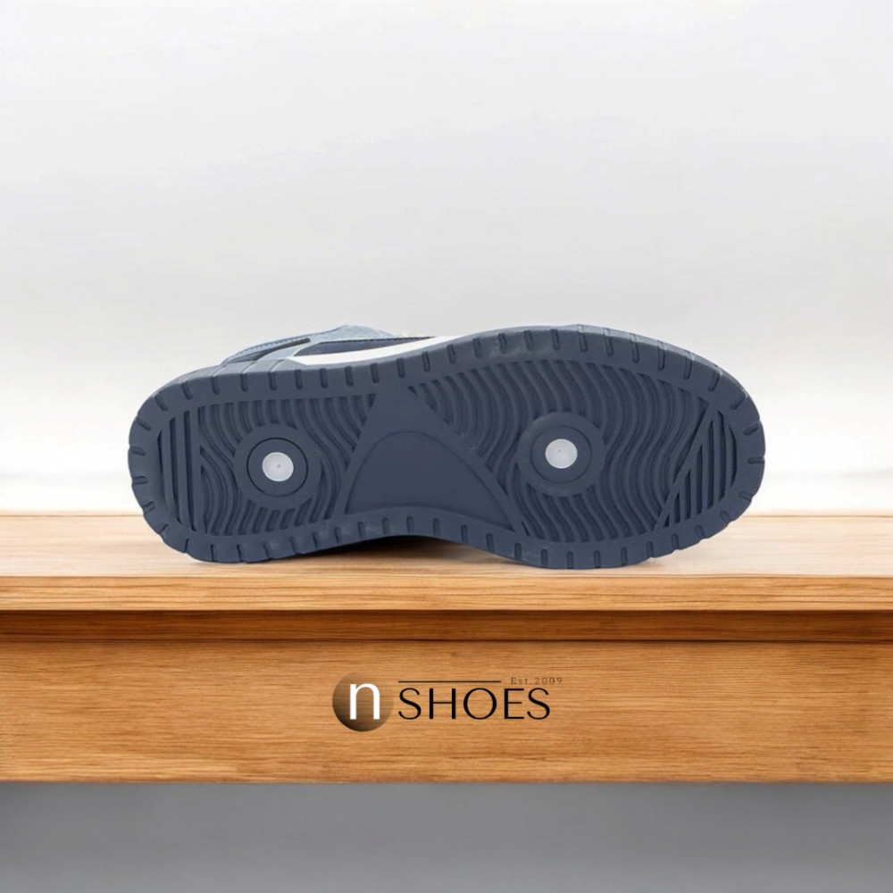 Trendy women’s CROSBY 438267-01-03W boots perfect with jeans