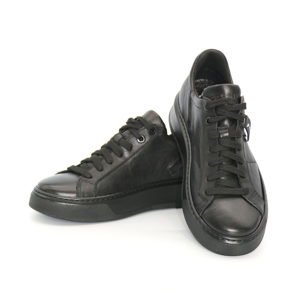 Жіночі шкіряні кросівки Nessi (Польща) модель 5418