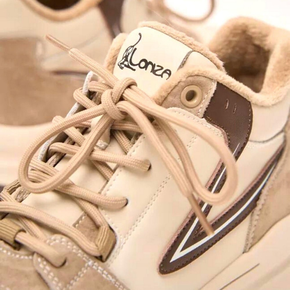 Жіночі шкіряні кросівки Lonza модель 5445