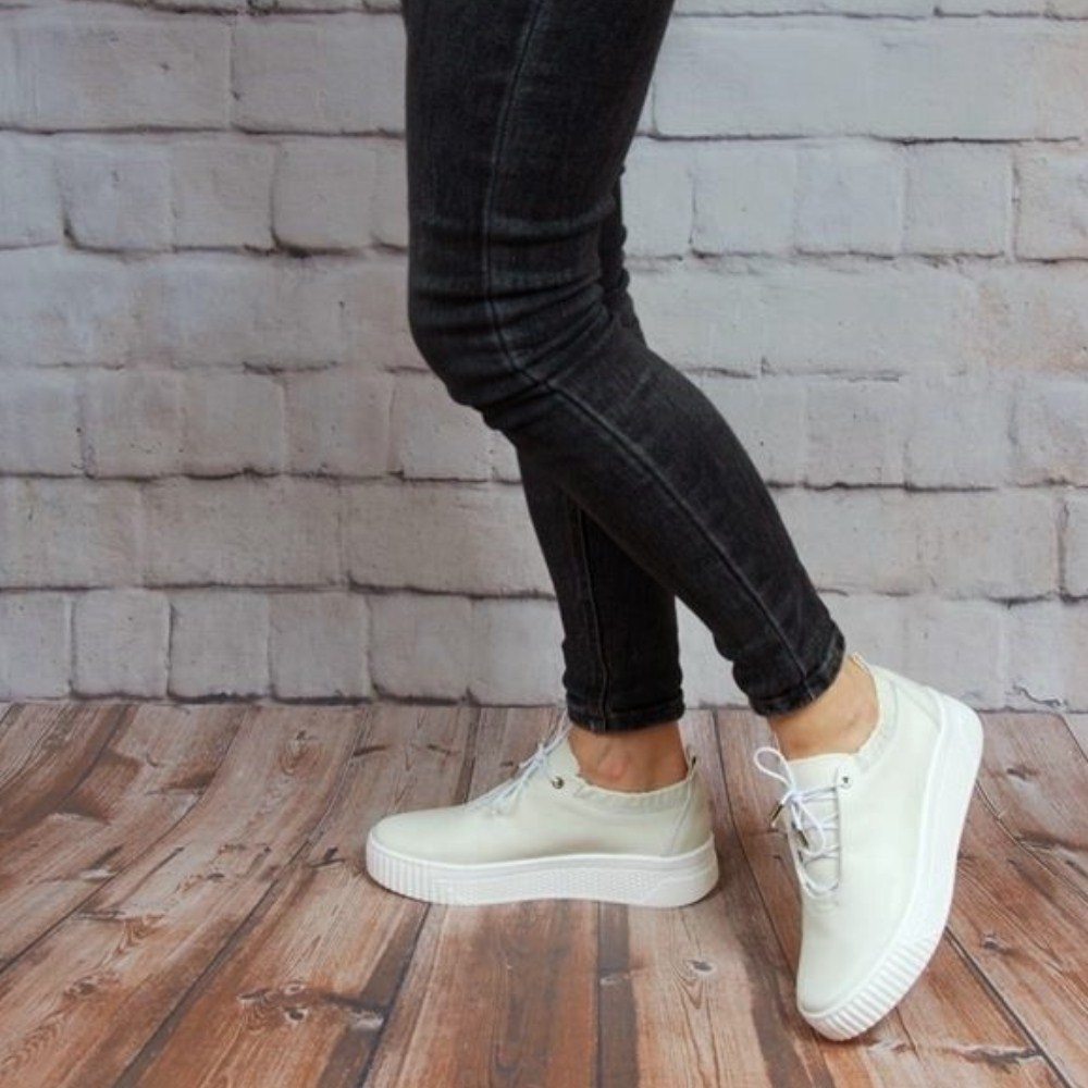 Женские кожаные кроссовки Simen модель 5584