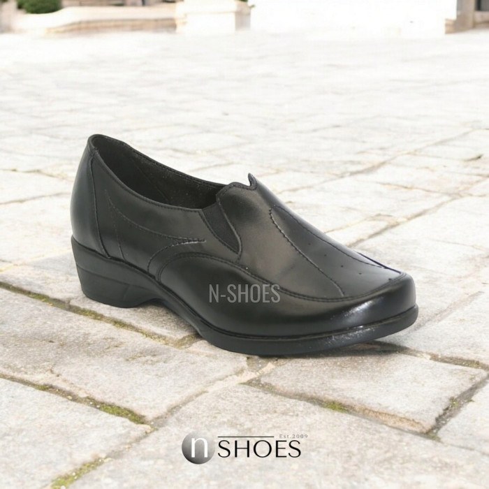 Women's leather shoes Kaloszyki (EU) model 5587