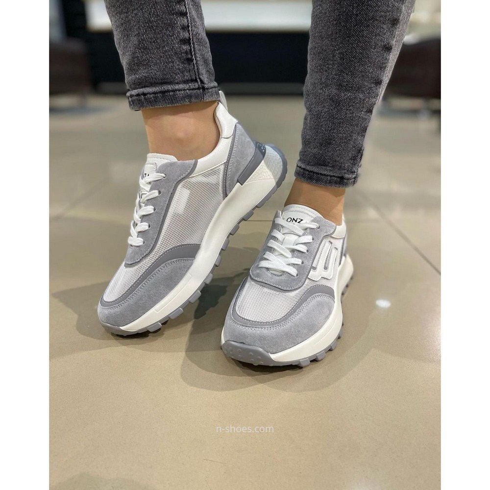 Женские кроссовки Lonza модель 5594