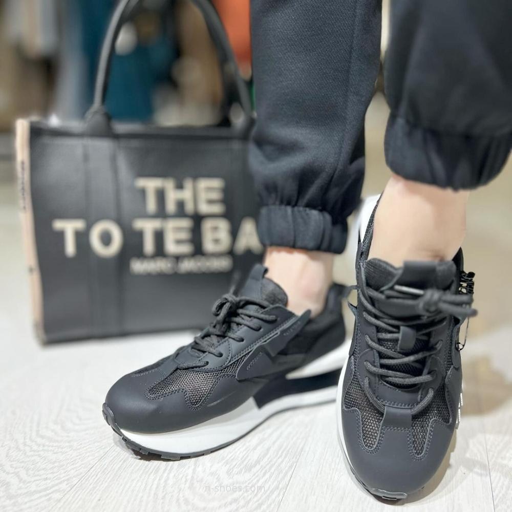 Женские кроссовки Lonza модель 5595