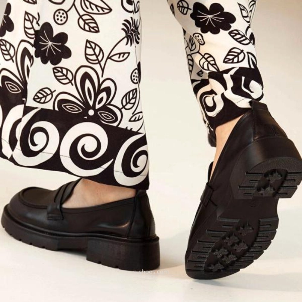 Women's leather loafers shoes Lonza model 5606