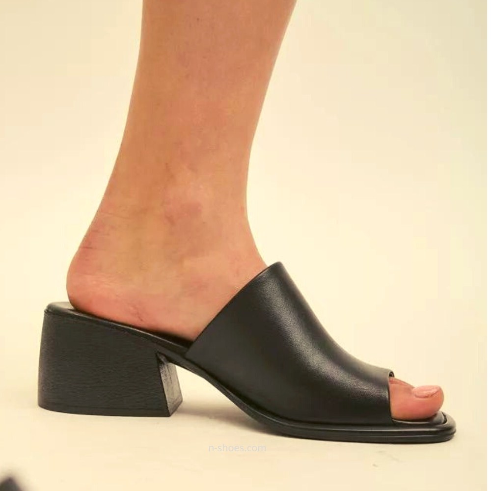 Жіночі шкіряні сабо на підборах Fabio Monelli модель 5614