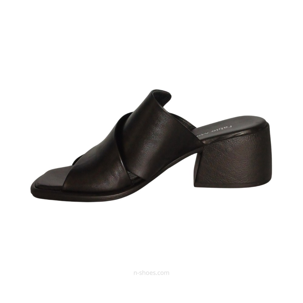 Women's leather mules Fabio Monelli 186548 model 5616