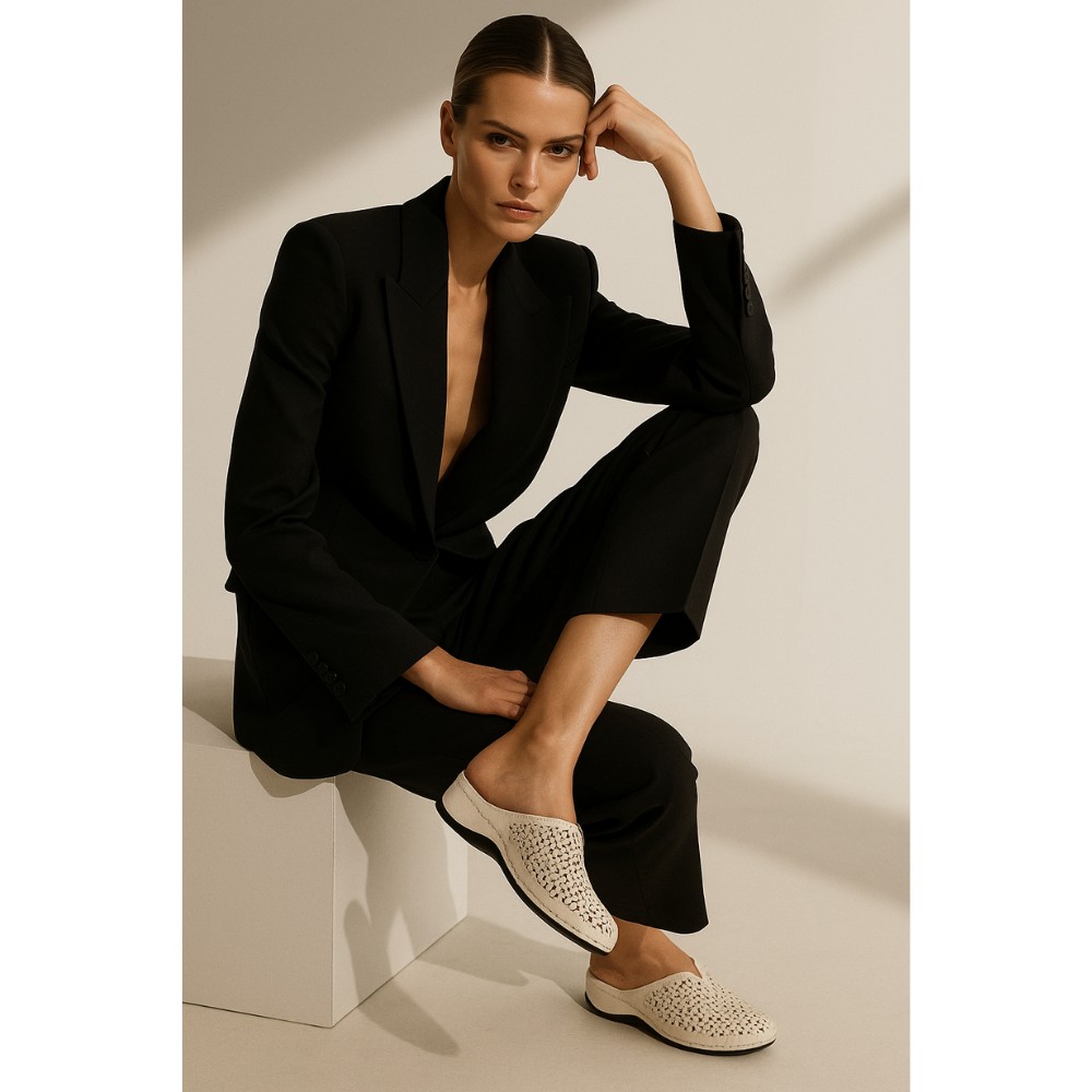 Жіночі шкіряні шльопанці Lonza модель 5618