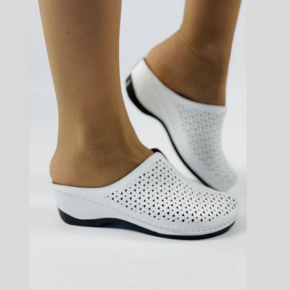 Жіночі шкіряні шльопанці Lonza модель 5618