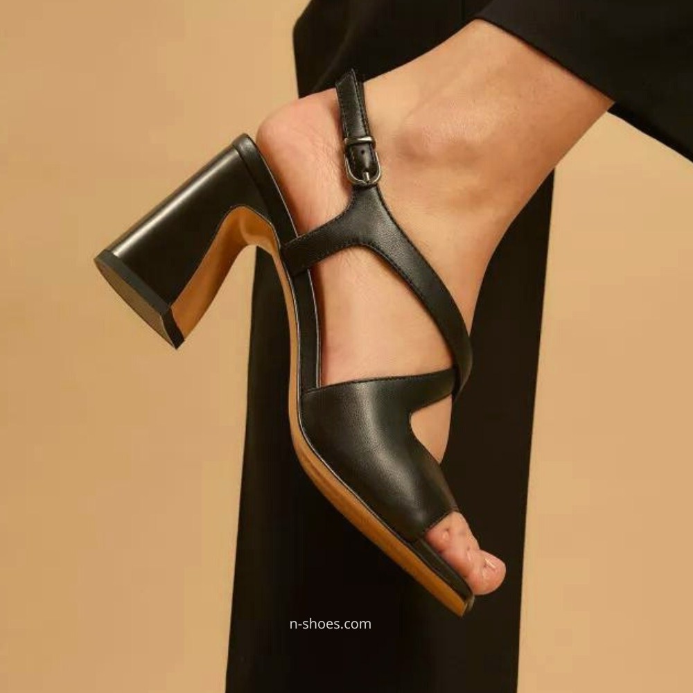 Женские босоножки на среднем каблуке Lonza New York 183068 модель 5628