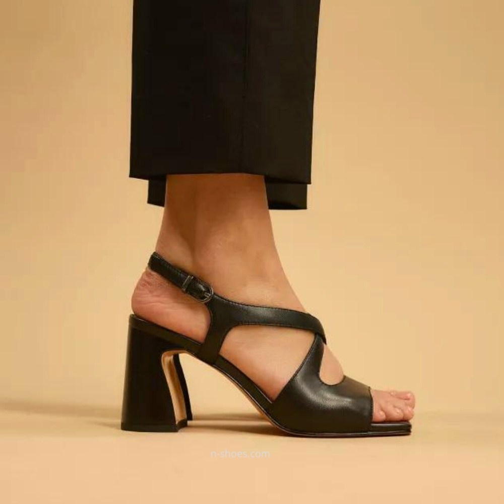 Женские босоножки на среднем каблуке Lonza New York 183068 модель 5628