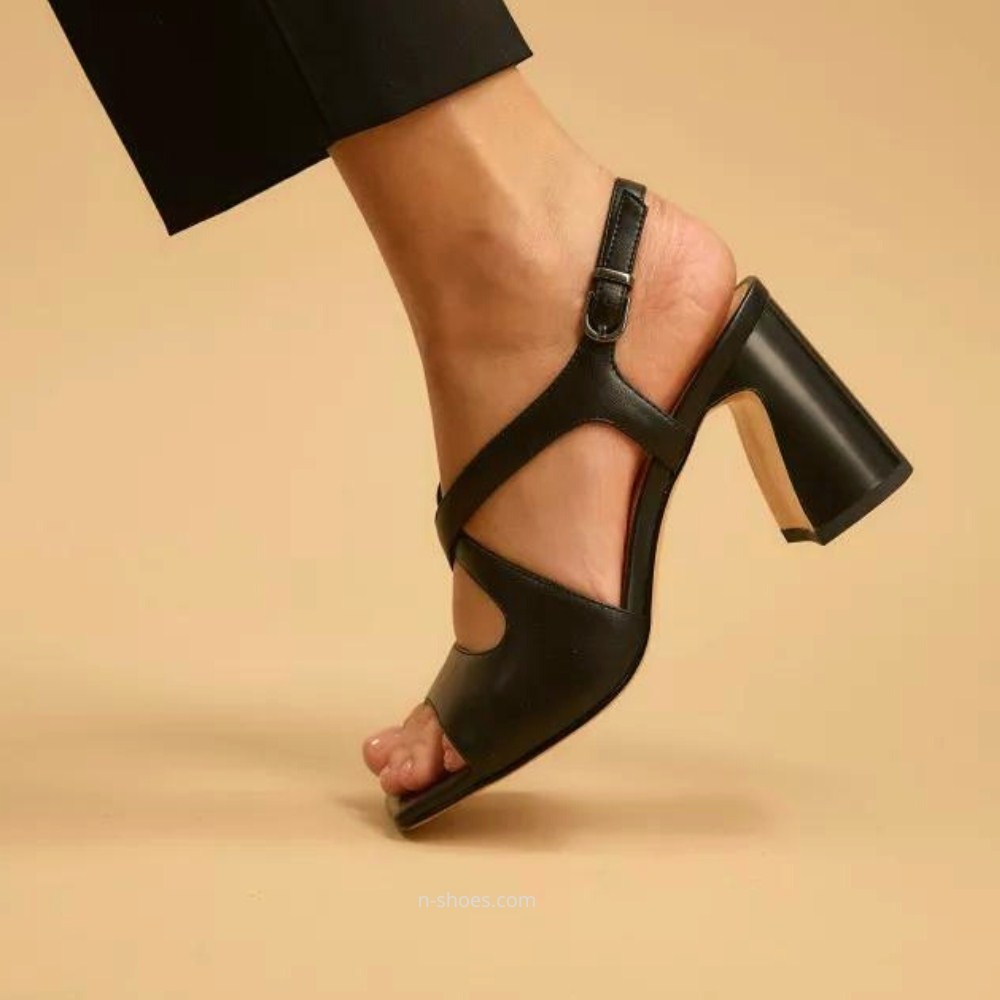 Женские босоножки на среднем каблуке Lonza New York 183068 модель 5628