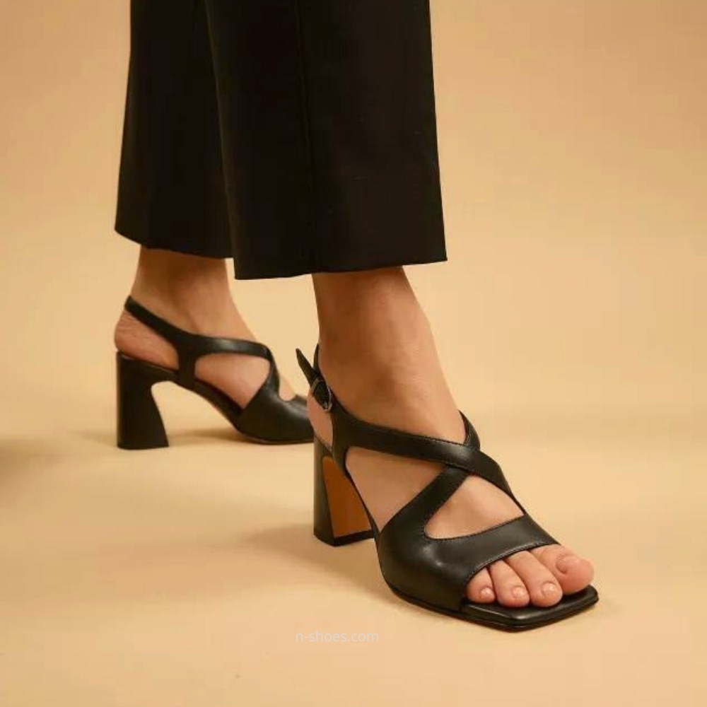 Женские босоножки на среднем каблуке Lonza New York 183068 модель 5628