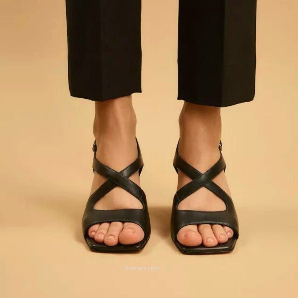 Женские босоножки на среднем каблуке Lonza New York 183068 модель 5628