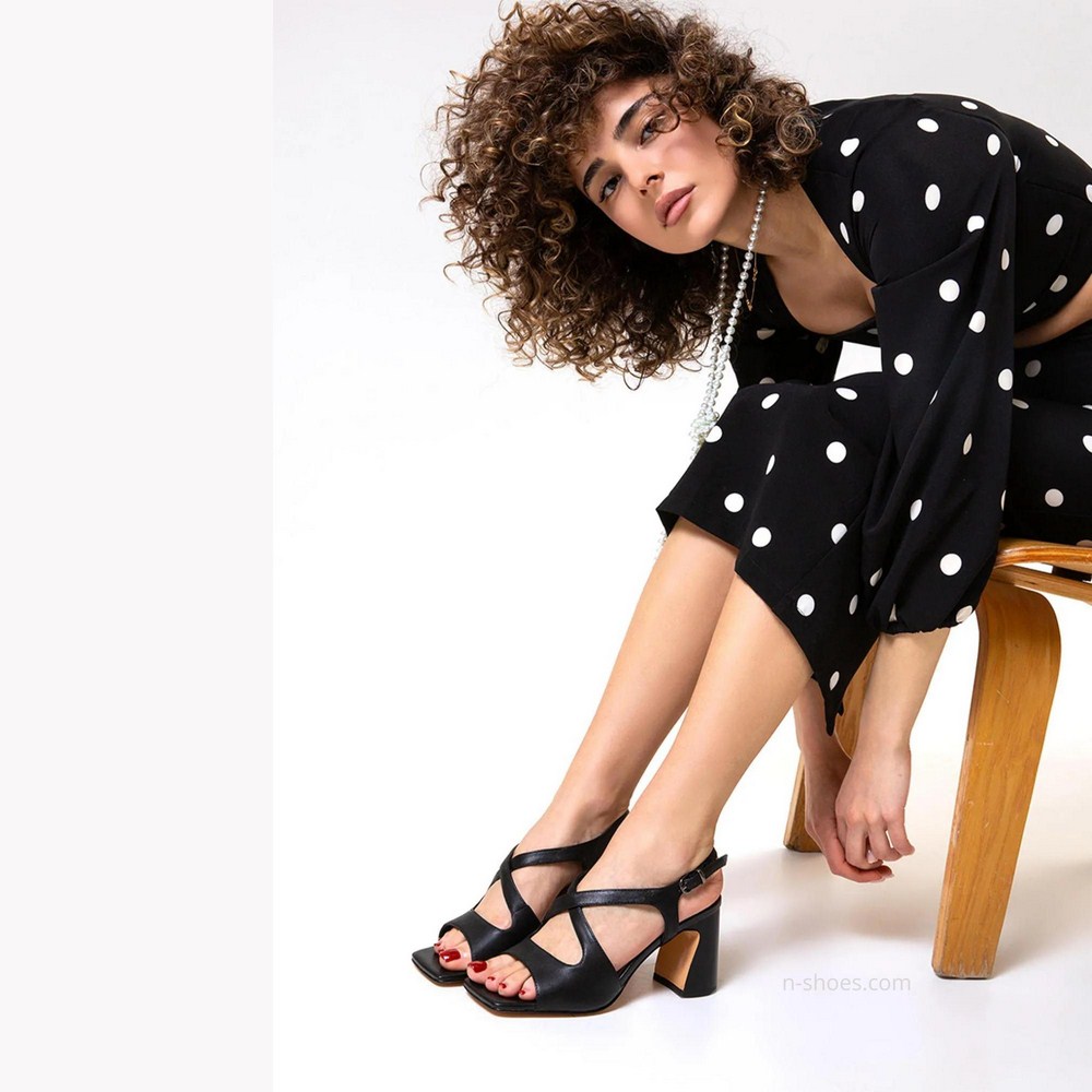 Женские босоножки на среднем каблуке Lonza New York 183068 модель 5628