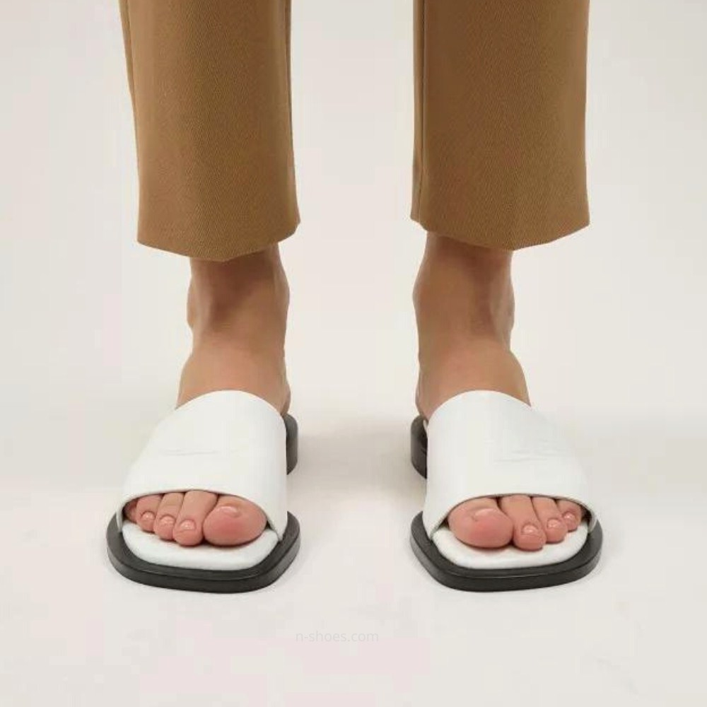 Женские кожаные шлепанцы Lonza 186335 модель 5630