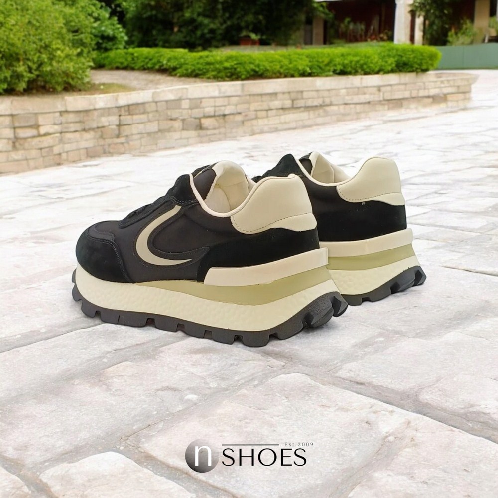 Жіночі шкіряні чорні кросівки Lonza модель 5636