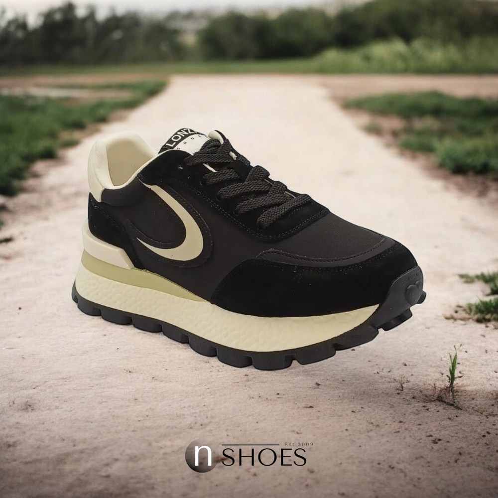 Жіночі шкіряні чорні кросівки Lonza модель 5636