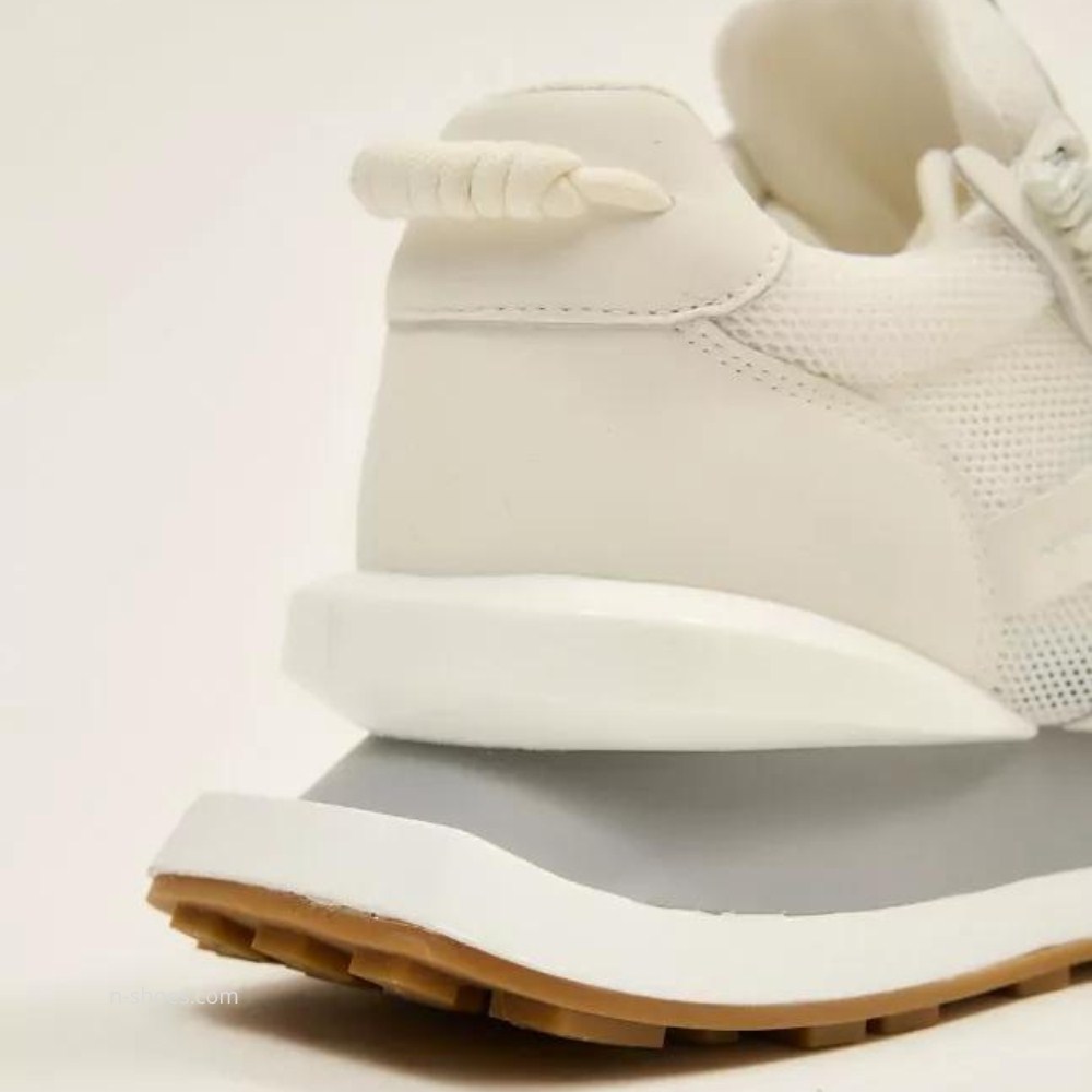 Женские кроссовки с перфорацией Lonza 184395 модель 5644