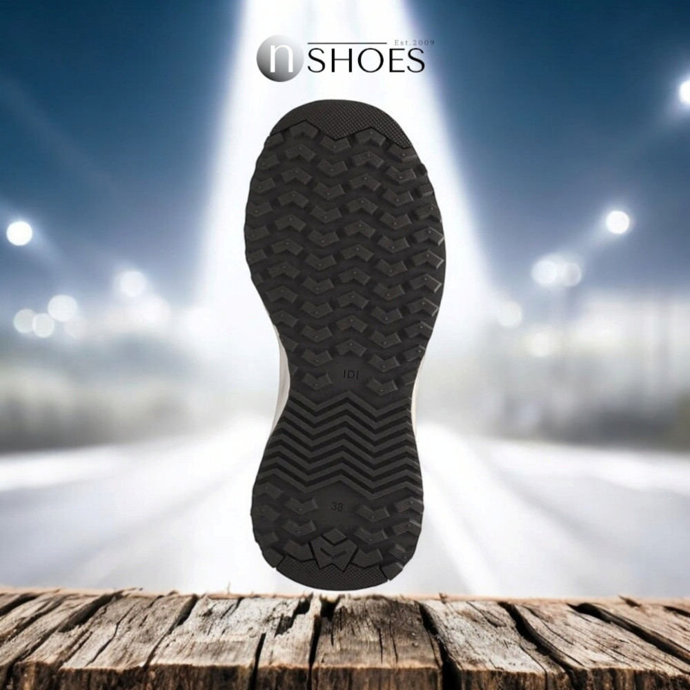 Women's beige dutik boots CROSBY (UK) model 5724