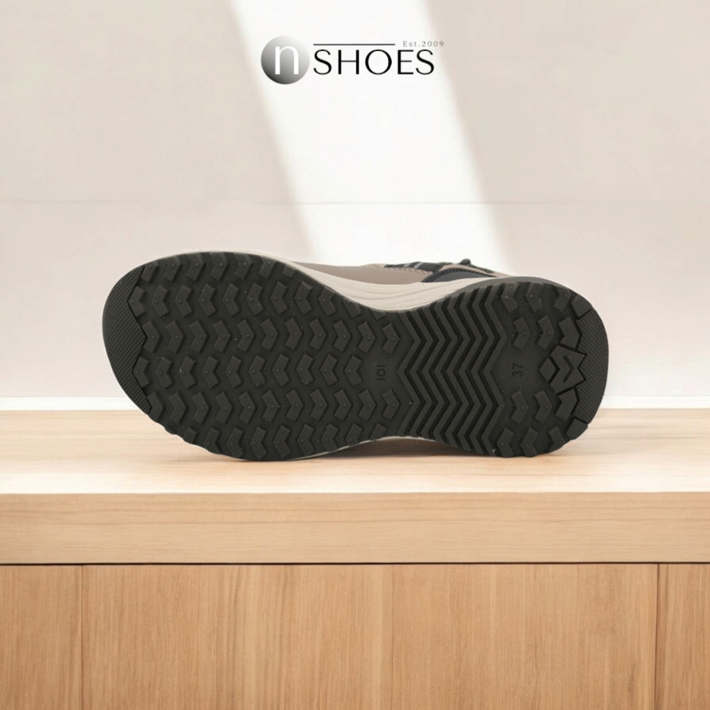 Women's beige dutik boots CROSBY (UK) model 5724