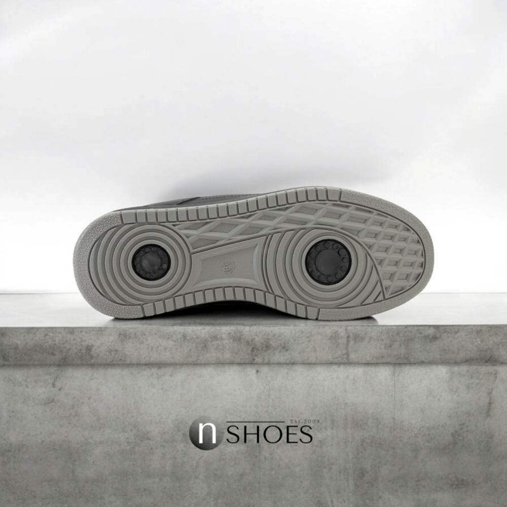 Жіночі чорні кросівки Big Star Shoes MM274353 модель 5777