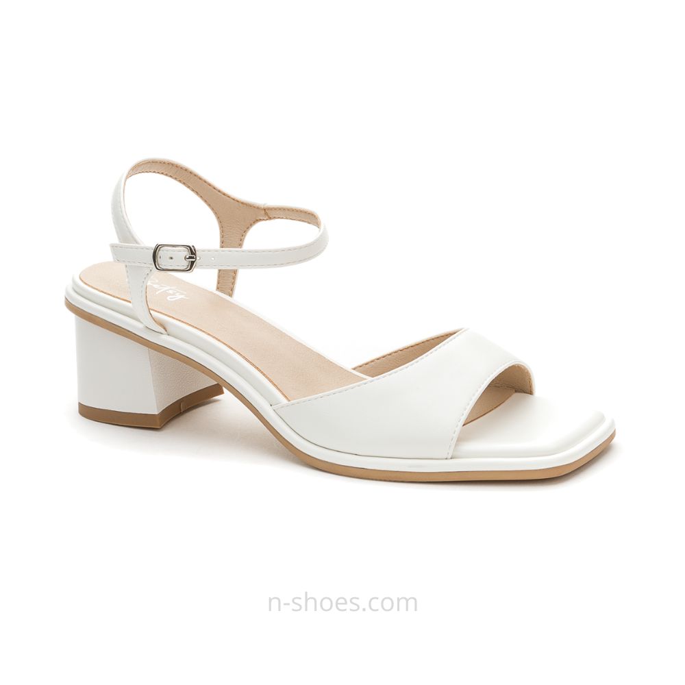 Класичні жіночі білі босоніжки BETSY 957082-25-02W модель 5806